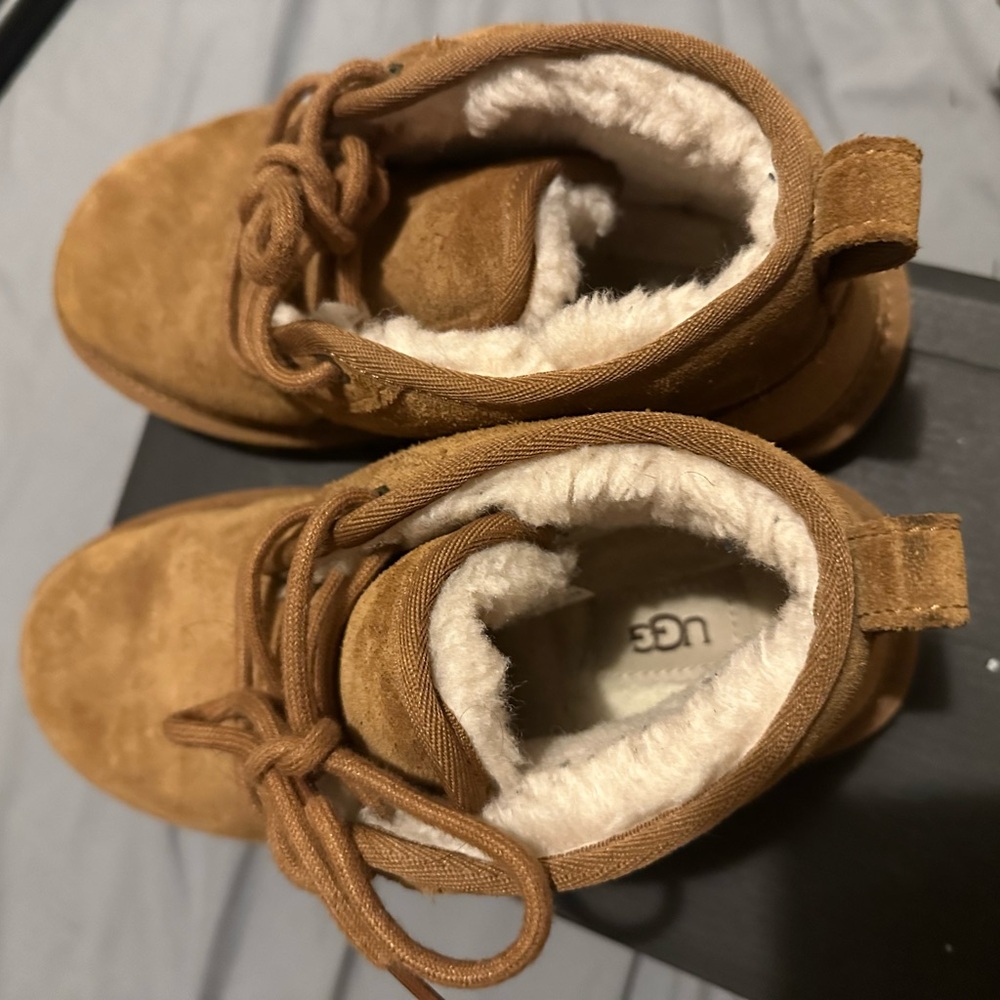 Neumel Uggs woman’s size 8